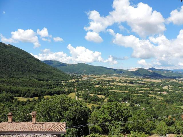 Appartamento in vendita a Pereto, Abruzzo