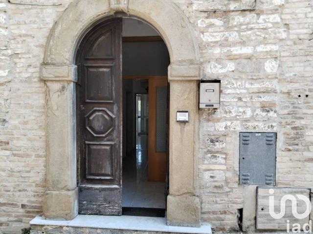 Appartamento in vendita a Quartiere Mercatale, Marche