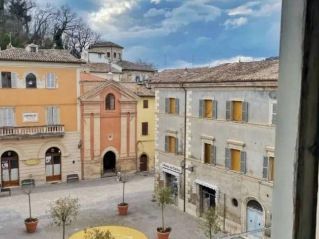 Appartamento in vendita a Quartiere Mercatale, Marche