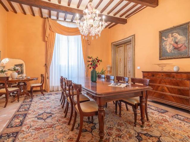 Appartamento in vendita a Quartiere Mercatale, Marche
