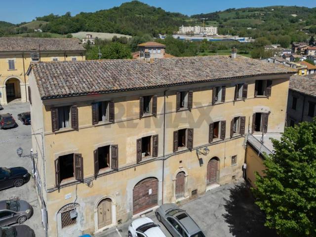 Appartamento in vendita a Quartiere Mercatale, Pergola
