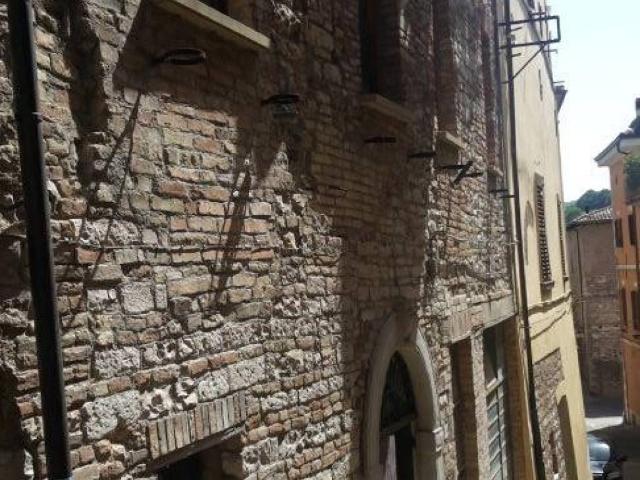 Appartamento in vendita a Quartiere Mercatale, Pergola
