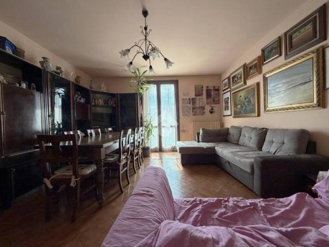 Appartamento in vendita a Persico Dosimo, Lombardia
