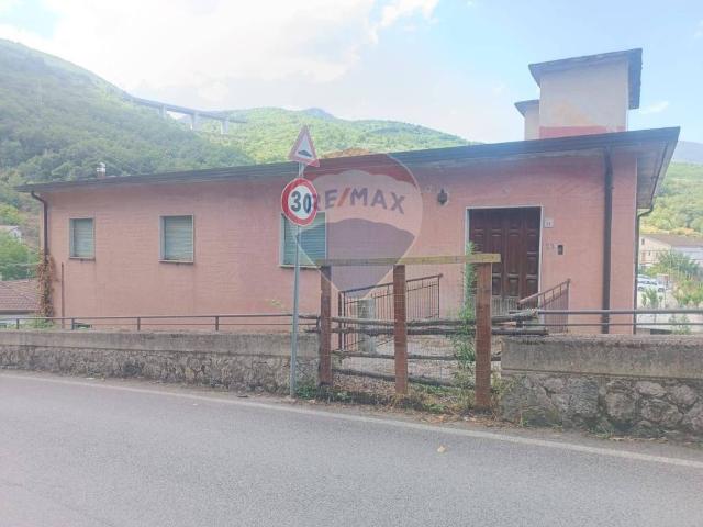 Appartamento in vendita a Pertosa, Campania