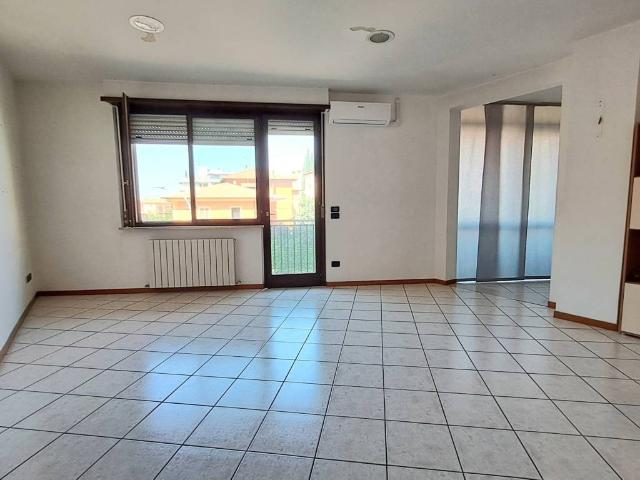 Appartamento in vendita a Sant'Erminio, Cenerente