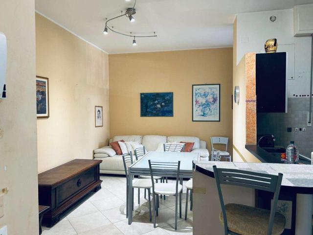 Appartamento in vendita a Pesaro, Pesaro E Urbino