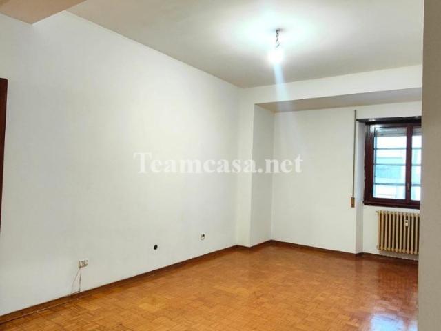 Appartamento in vendita a Centro Storico, Marche