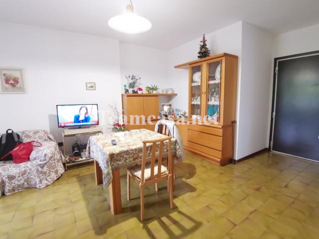 Appartamento in vendita a Pesaro, Pesaro E Urbino