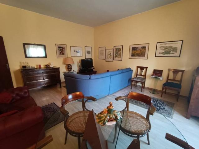 Appartamento in vendita a Pesaro, Pesaro E Urbino