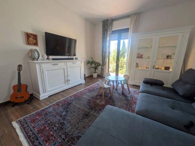 Appartamento in vendita a Pesaro, Pesaro E Urbino