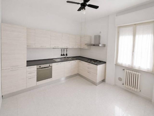Appartamento in vendita a Centro Storico, Marche