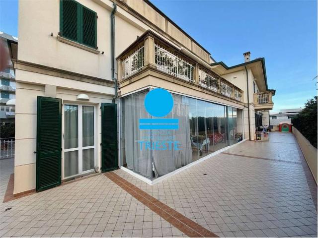 Appartamento in vendita a Pesaro, Pesaro E Urbino