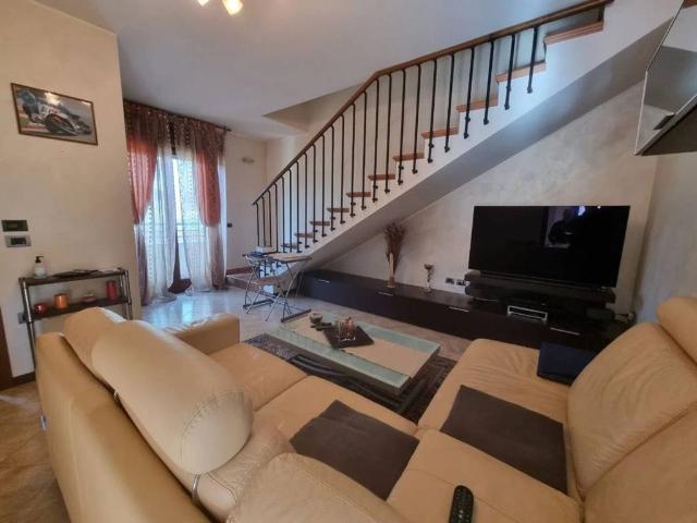 Appartamento in vendita a Pesaro, Pesaro E Urbino