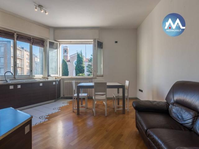 Appartamento in vendita a Pesaro, Pesaro E Urbino