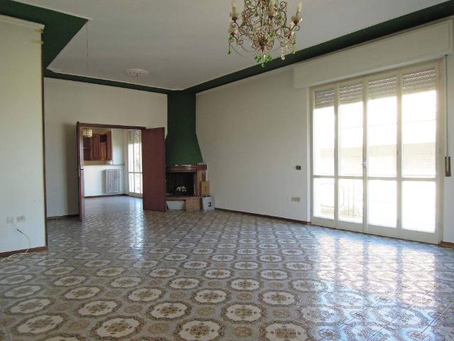 Appartamento in vendita a Montegranaro, Marche
