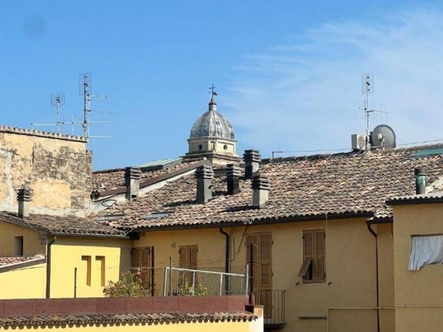 Appartamento in vendita a Centro Storico, Marche