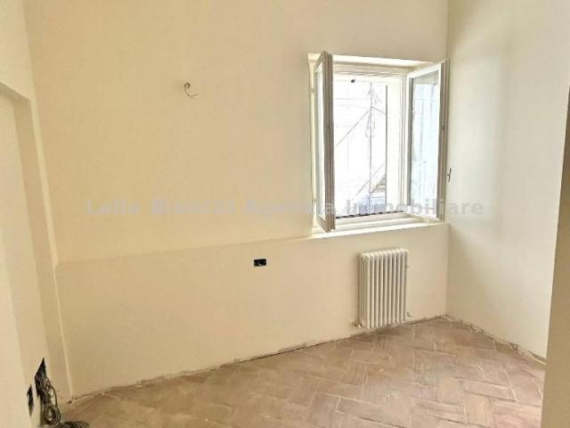Appartamento in vendita a Centro Storico, Marche