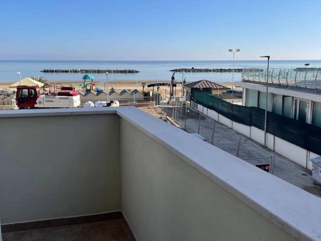 Appartamento in vendita a Pesaro, Pesaro E Urbino