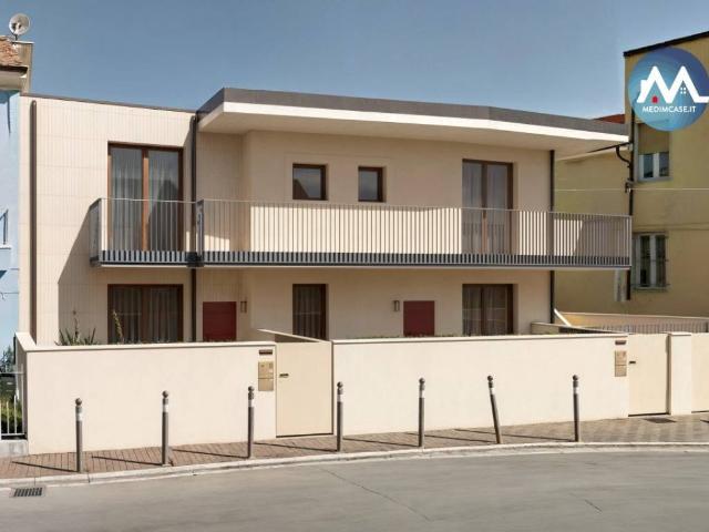 Appartamento in vendita a Villa Fastiggi, Marche