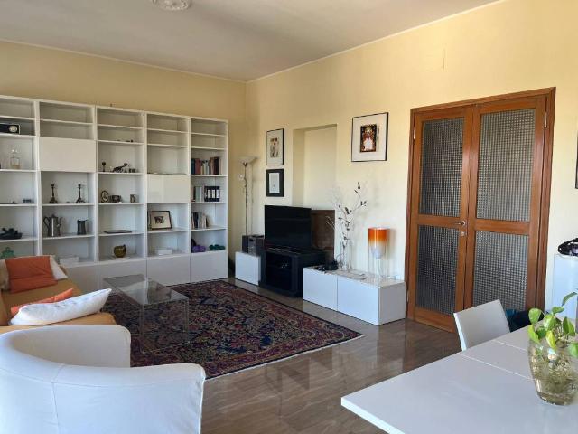 Appartamento in vendita a Centro Storico, Marche
