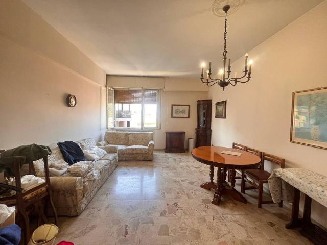 Appartamento in vendita a Centro Storico, Marche