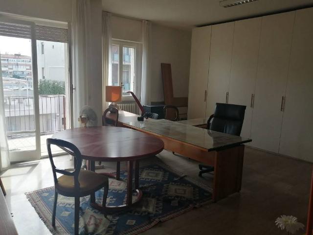 Appartamento in vendita a Centro storico, Pesaro
