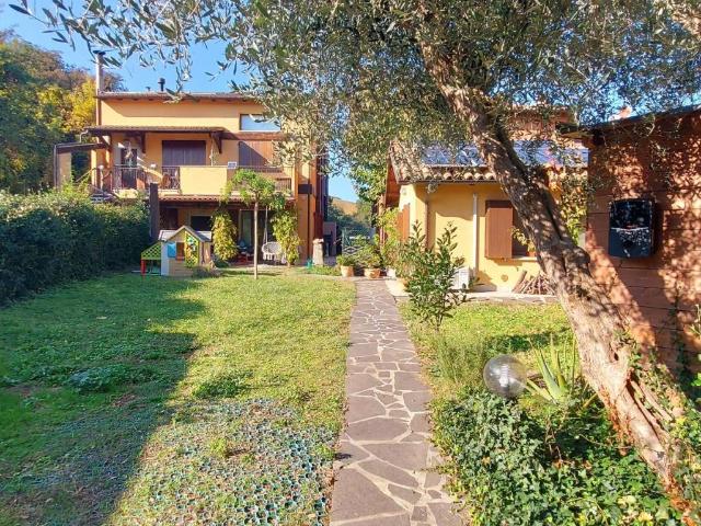 Appartamento in vendita a Pesaro, Pesaro E Urbino