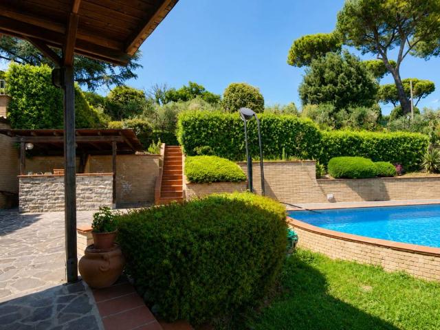 Appartamento in vendita a Roncaglia, Marche