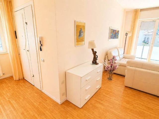 Appartamento in vendita a Baia Flaminia, Marche