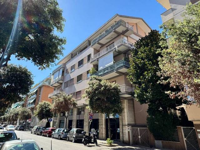 Appartamento in vendita a Pescara, Abruzzo