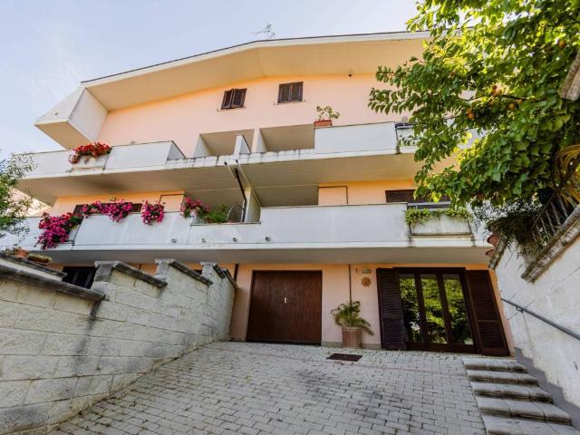 Villa Indipendente in vendita a Pescara Colli, Pescara