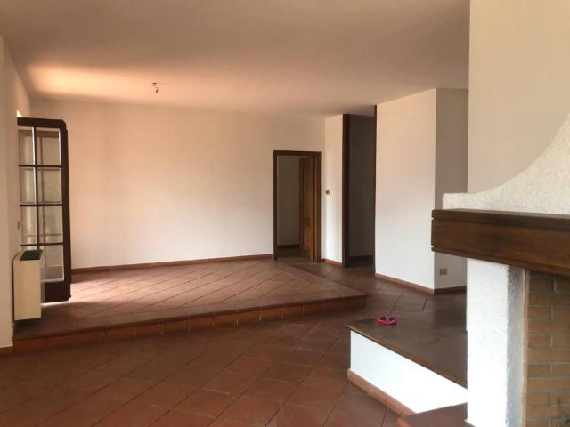 Appartamento in vendita a Garlate, Lombardia