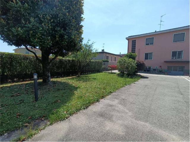 Appartamento in vendita a Mezzate, Peschiera Borromeo