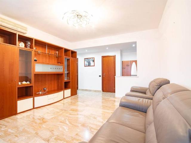 Appartamento in vendita a Peschiera Borromeo, Lombardia