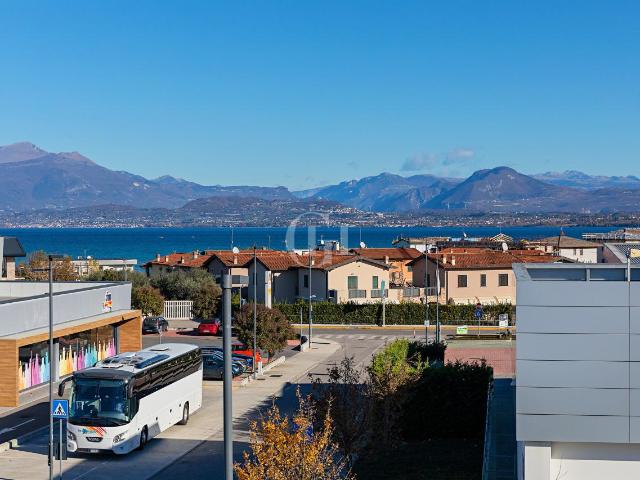 Appartamento in vendita a Peschiera Del Garda, Veneto