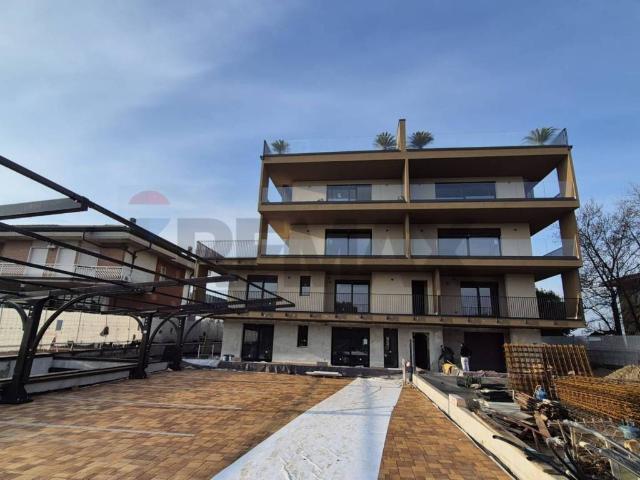 Appartamento in vendita a Peschiera Del Garda, Veneto