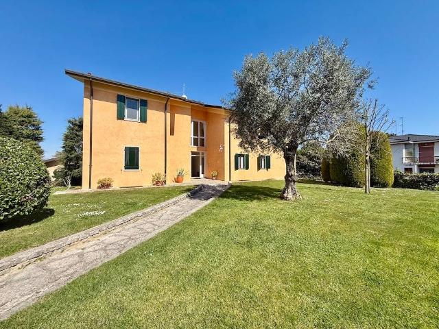 Appartamento in vendita a Peschiera Del Garda, Veneto