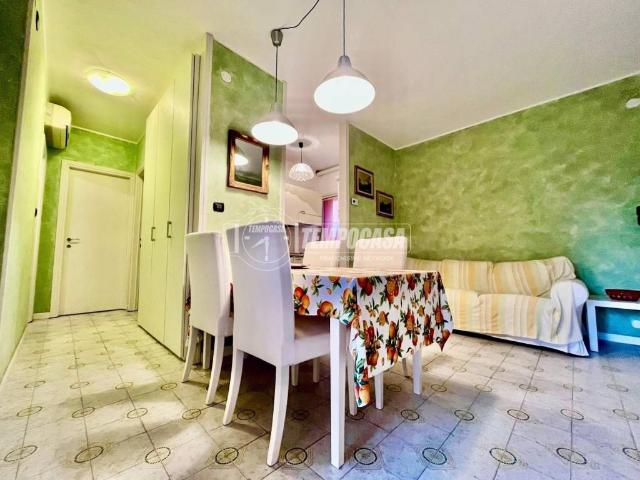 Appartamento in vendita a Peschiera Del Garda, Veneto