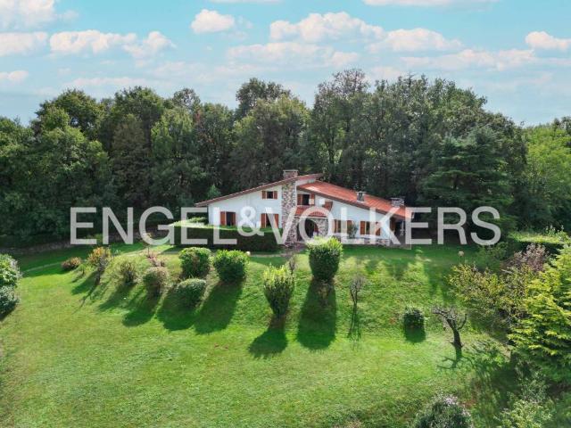 Villa Indipendente in vendita a Due Laghi, Peschiera Del Garda