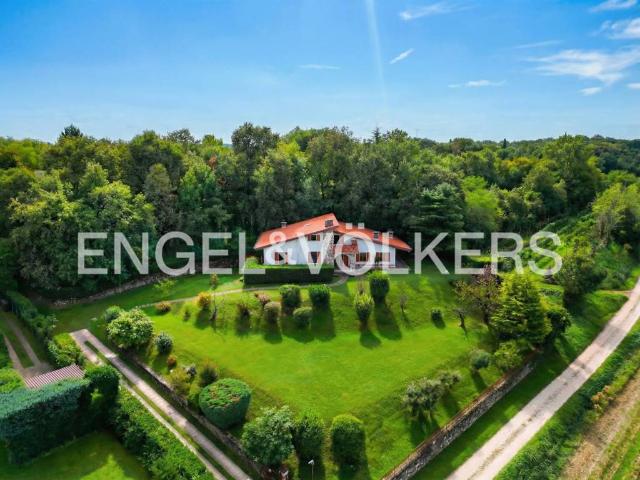 Villa Indipendente in vendita a Due Laghi, Peschiera Del Garda