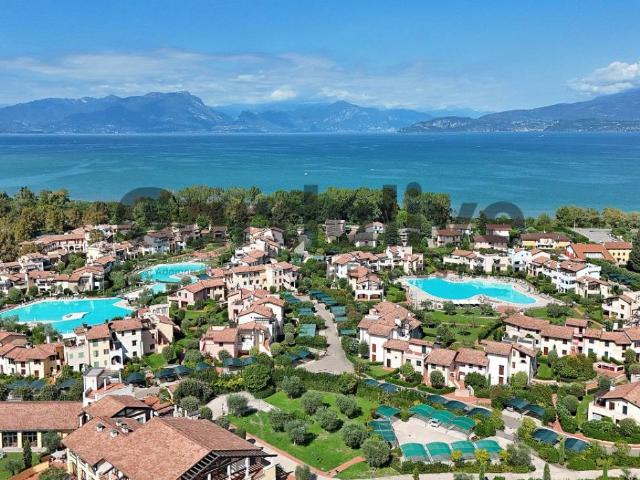 Appartamento in vendita a Peschiera Del Garda, Veneto