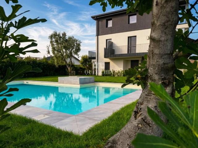 Appartamento in vendita a Peschiera Del Garda, Veneto