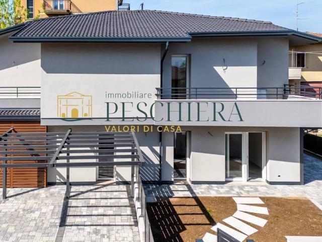 Appartamento in vendita a Peschiera Del Garda, Veneto