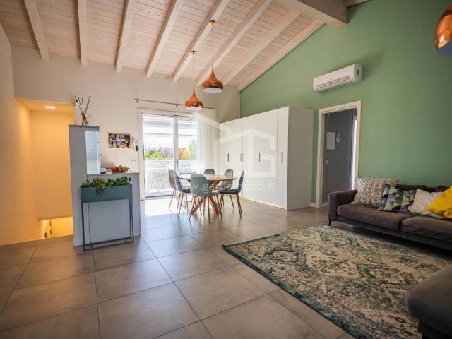 Appartamento in vendita a Peschiera Del Garda, Veneto