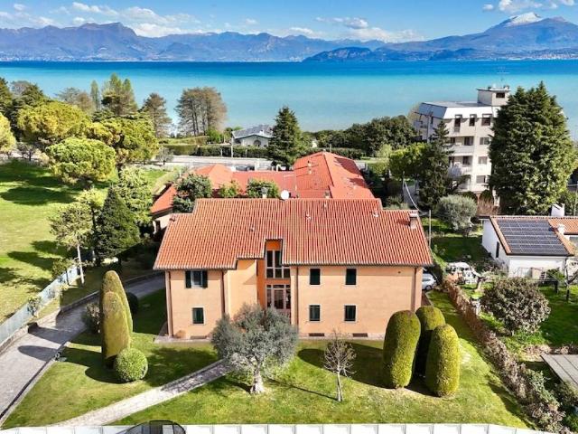 Appartamento in vendita a Peschiera Del Garda, Veneto