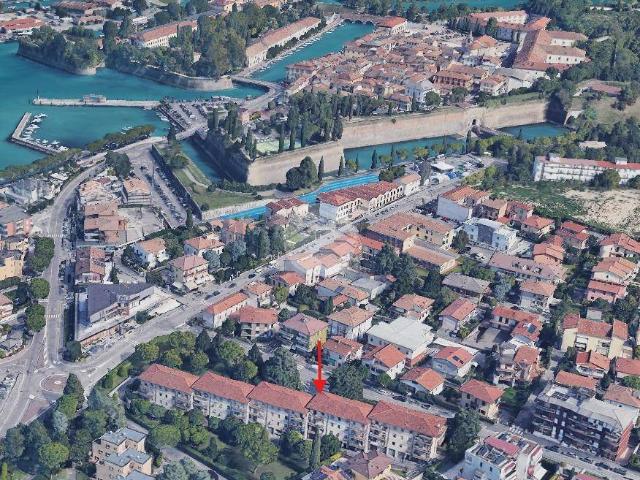 Appartamento in vendita a Peschiera Del Garda, Veneto