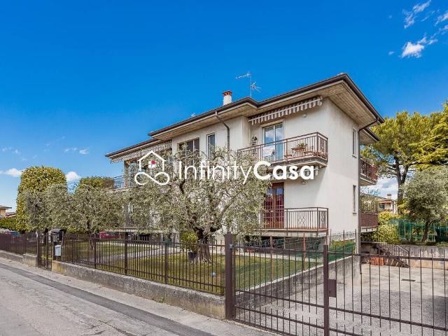 Appartamento in vendita a Peschiera Del Garda, Veneto