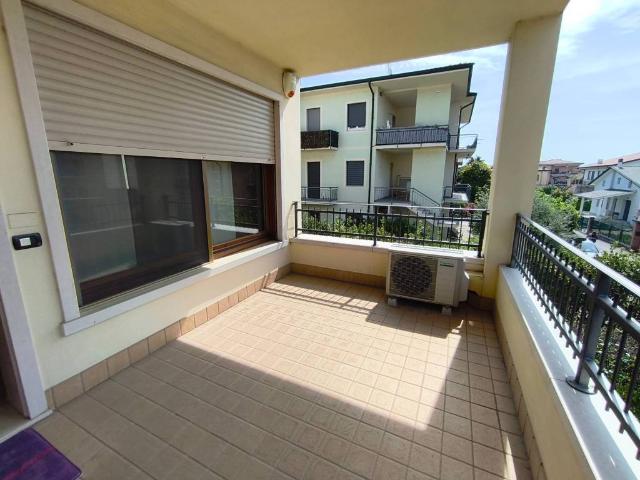 Appartamento in vendita a Peschiera Del Garda, Veneto