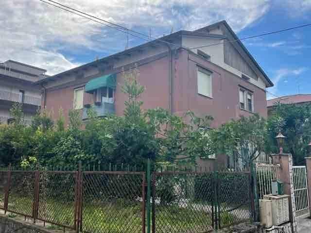 Appartamento in vendita a Peschiera Del Garda, Veneto