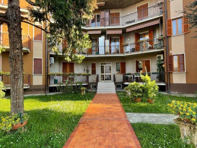Appartamento in vendita a Peschiera Del Garda, Veneto